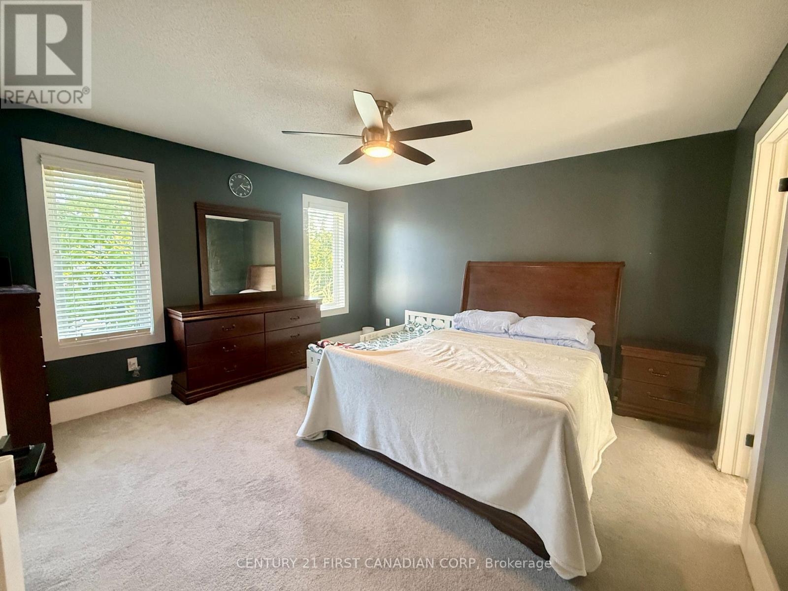 413 Ambleside Drive, London North, Ontario  N6G 4X9 - Photo 7 - X12409246