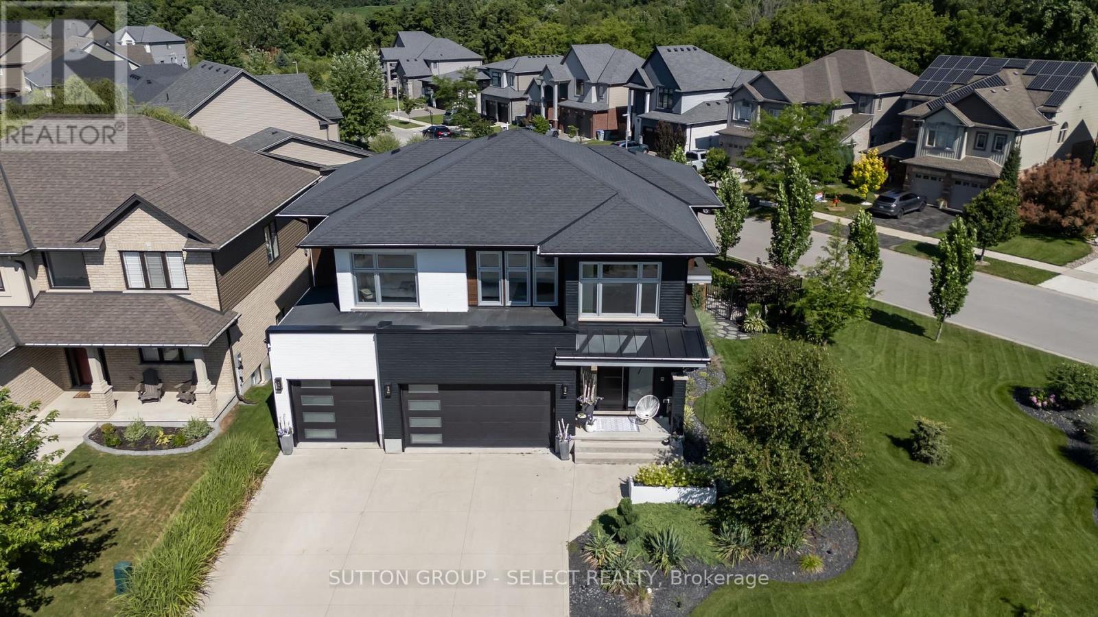 7 Valleyview Crescent, Middlesex Centre, Ontario  N0L 1R0 - Photo 1 - X12409259