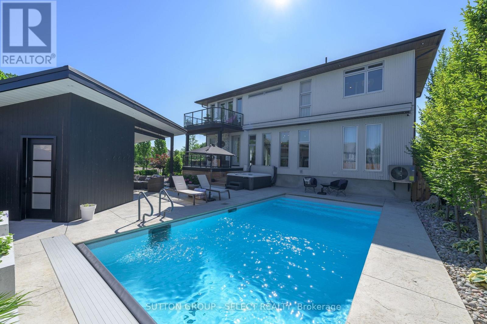 7 Valleyview Crescent, Middlesex Centre, Ontario  N0L 1R0 - Photo 13 - X12409259