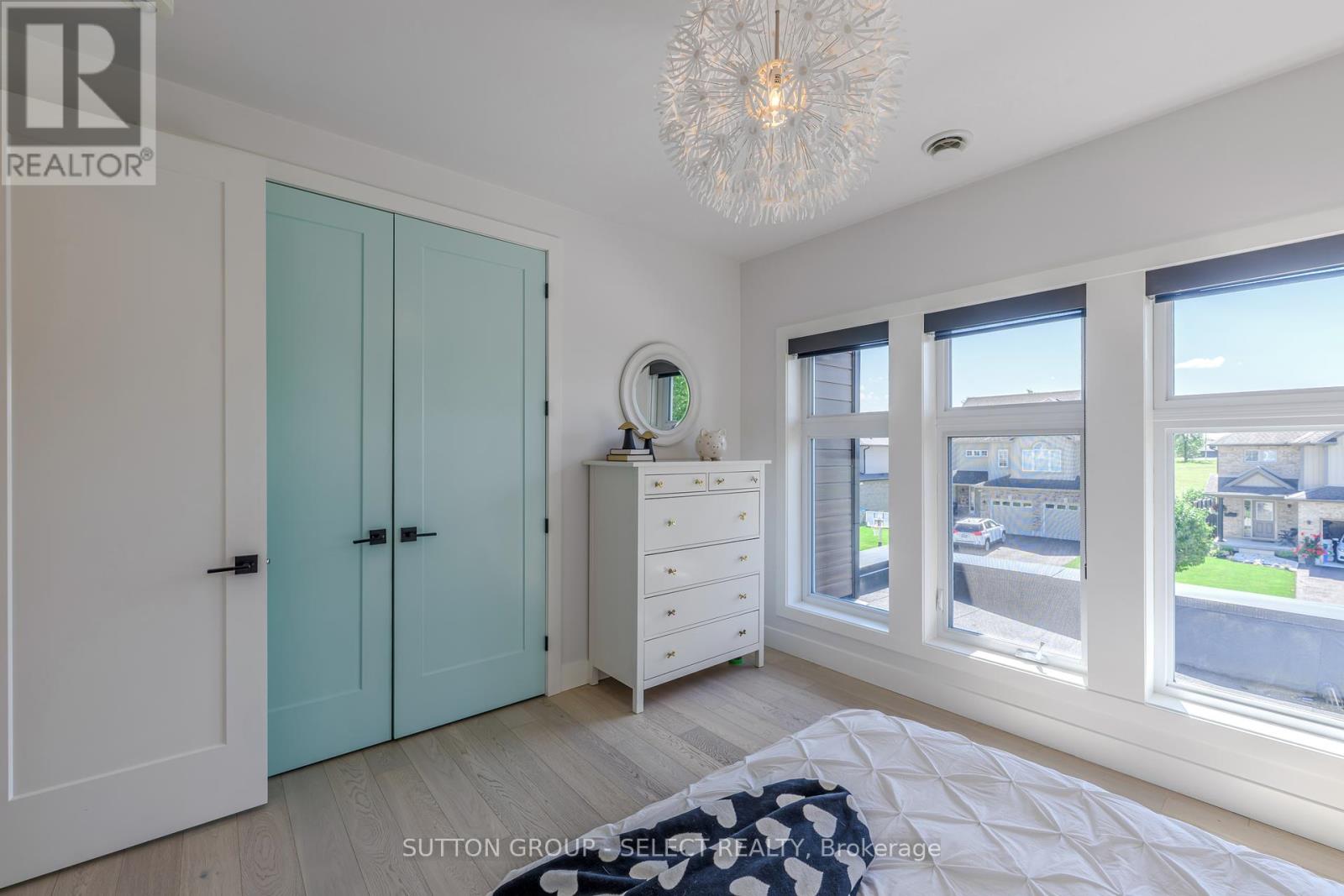 7 Valleyview Crescent, Middlesex Centre, Ontario  N0L 1R0 - Photo 38 - X12409259