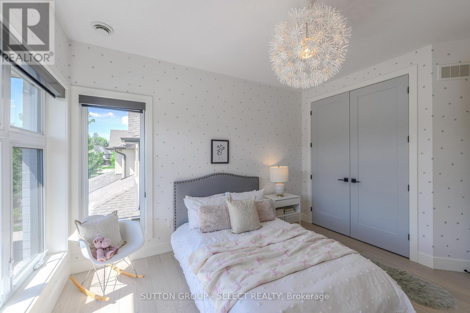 7 Valleyview Crescent, Middlesex Centre, Ontario  N0L 1R0 - Photo 40 - X12409259