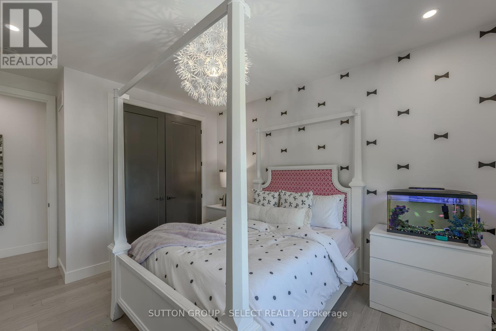 7 Valleyview Crescent, Middlesex Centre, Ontario  N0L 1R0 - Photo 43 - X12409259
