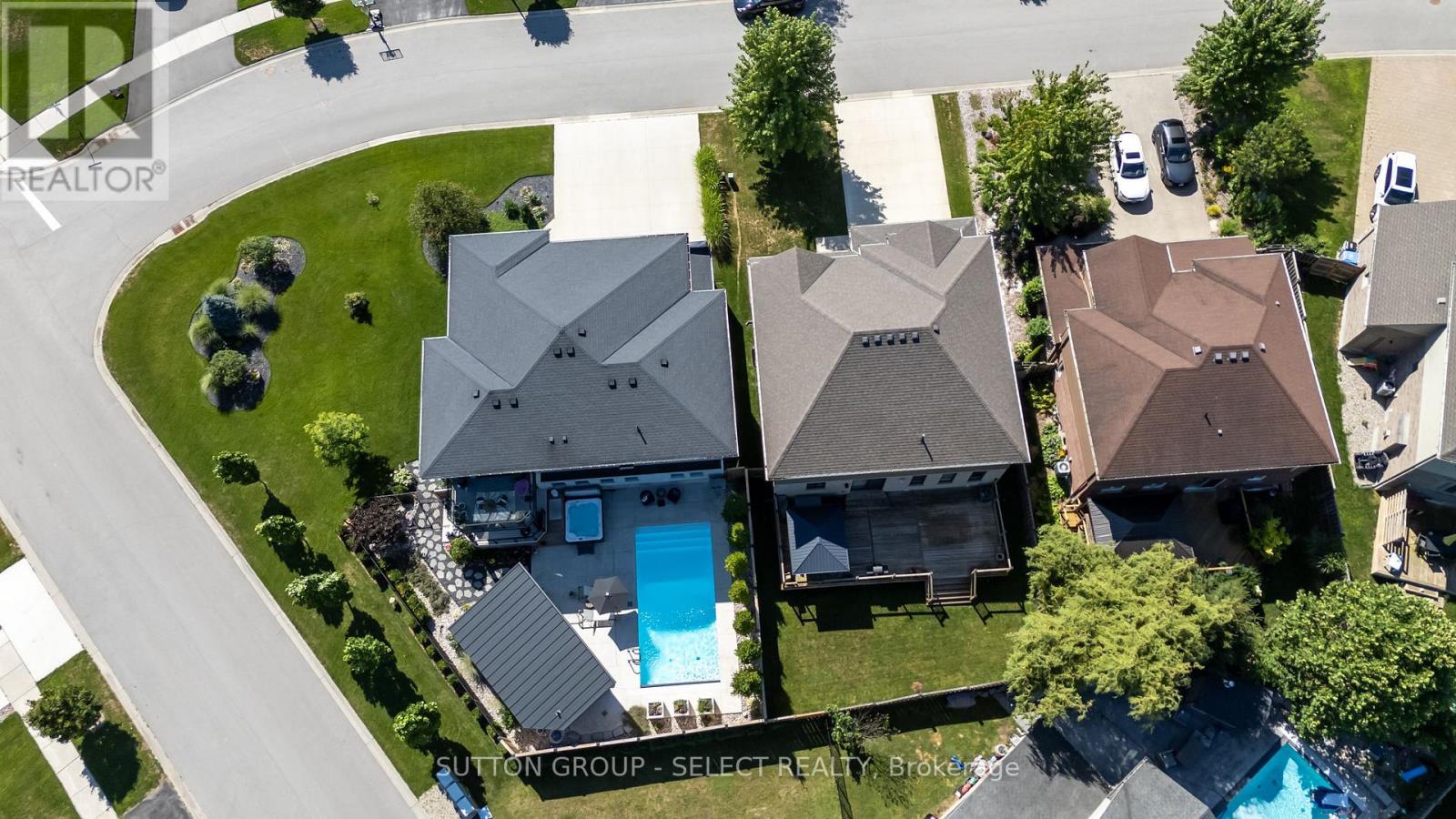 7 Valleyview Crescent, Middlesex Centre, Ontario  N0L 1R0 - Photo 5 - X12409259