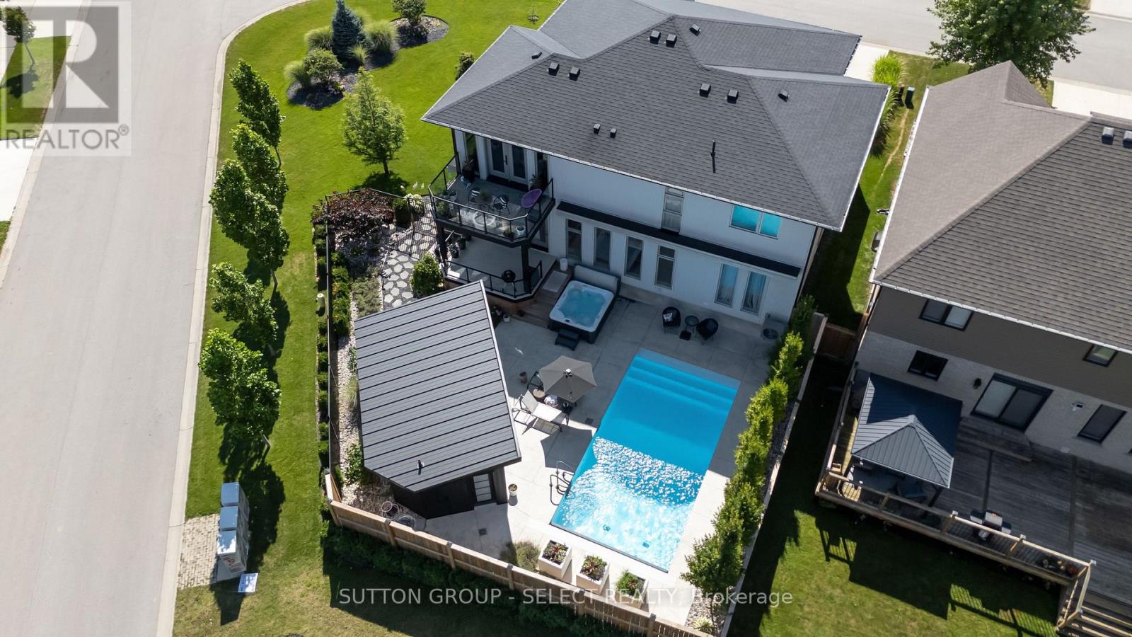 7 Valleyview Crescent, Middlesex Centre, Ontario  N0L 1R0 - Photo 8 - X12409259