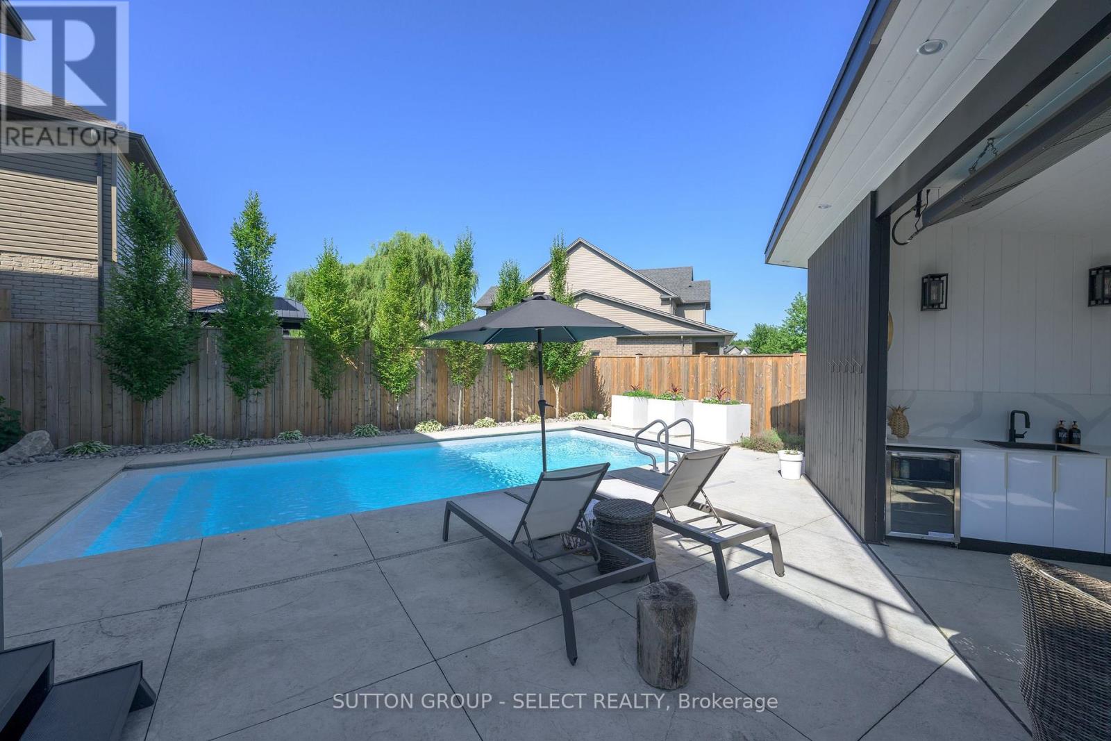 7 Valleyview Crescent, Middlesex Centre, Ontario  N0L 1R0 - Photo 9 - X12409259