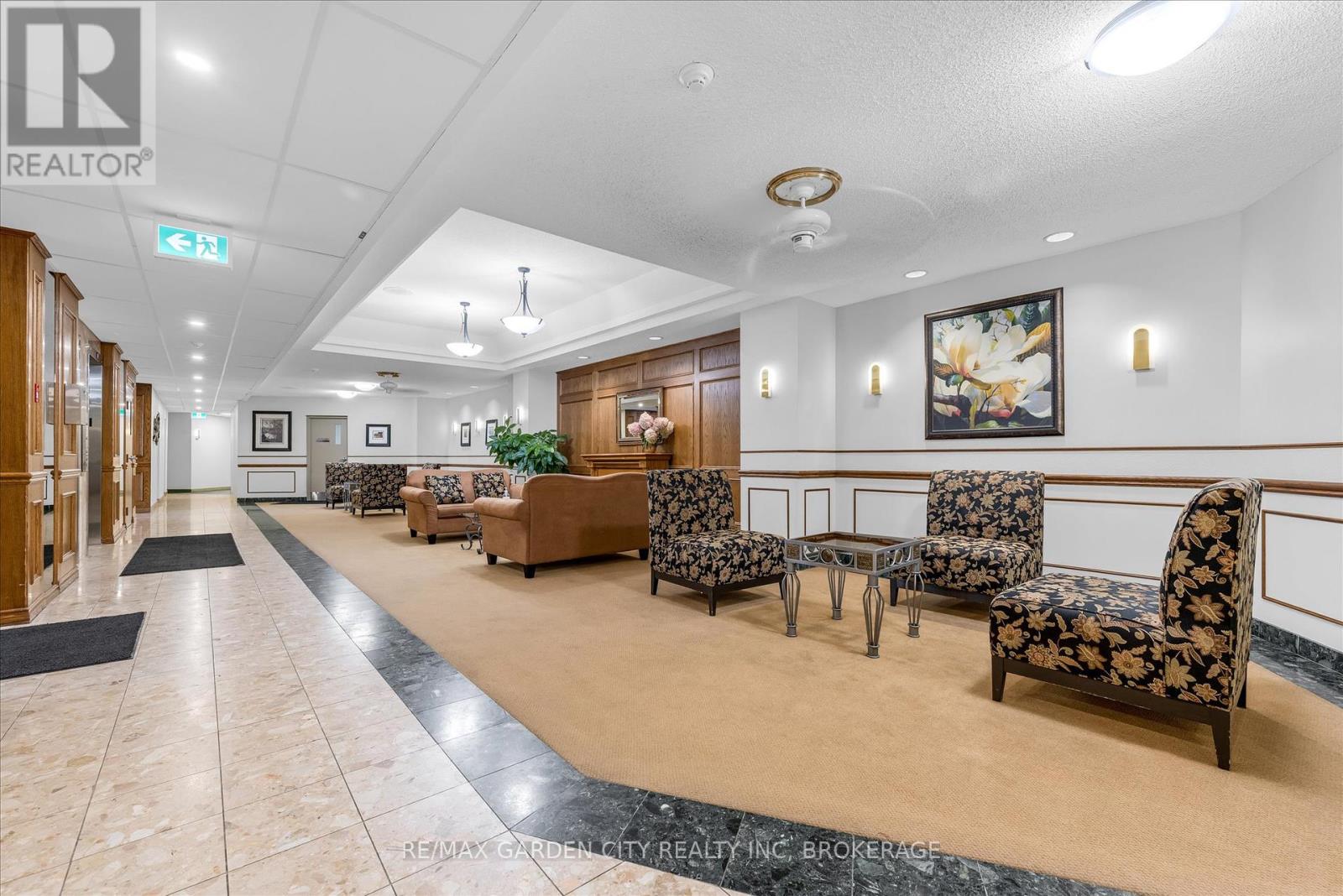 1111 - 7 Gale Crescent, St. Catharines (E. Chester), Ontario  L2R 7M8 - Photo 4 - X12409117