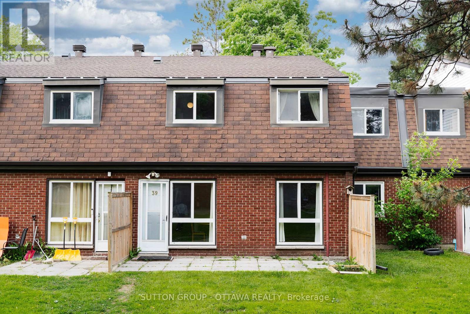 39j - 1958 Jasmine Crescent, Ottawa, Ontario  K1J 7W1 - Photo 2 - X12409167