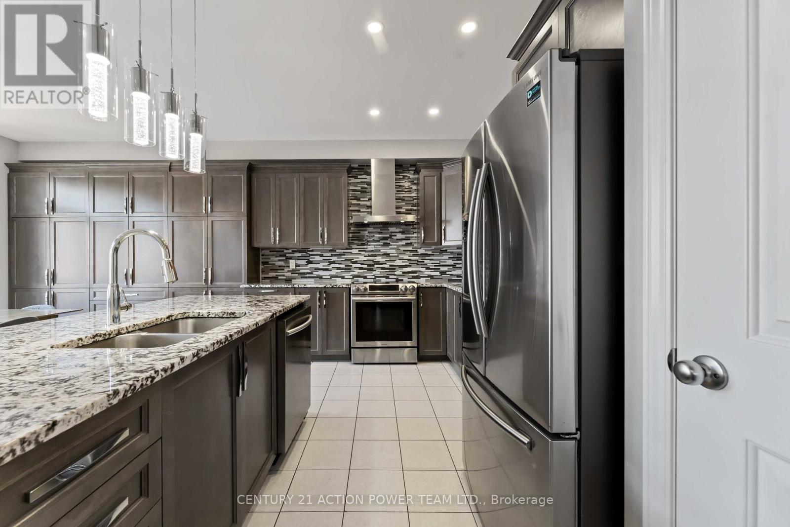 54 Malachigan Crescent, Ottawa, Ontario  K4A 1G6 - Photo 11 - X12409200