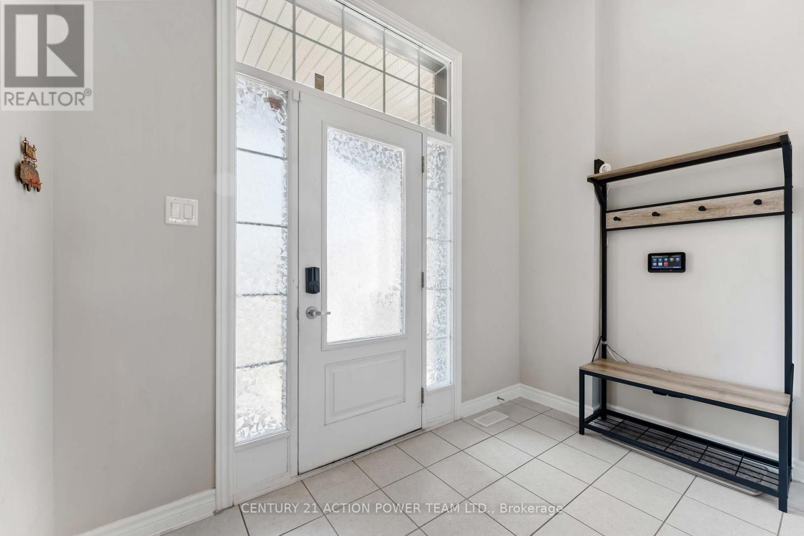 54 Malachigan Crescent, Ottawa, Ontario  K4A 1G6 - Photo 4 - X12409200