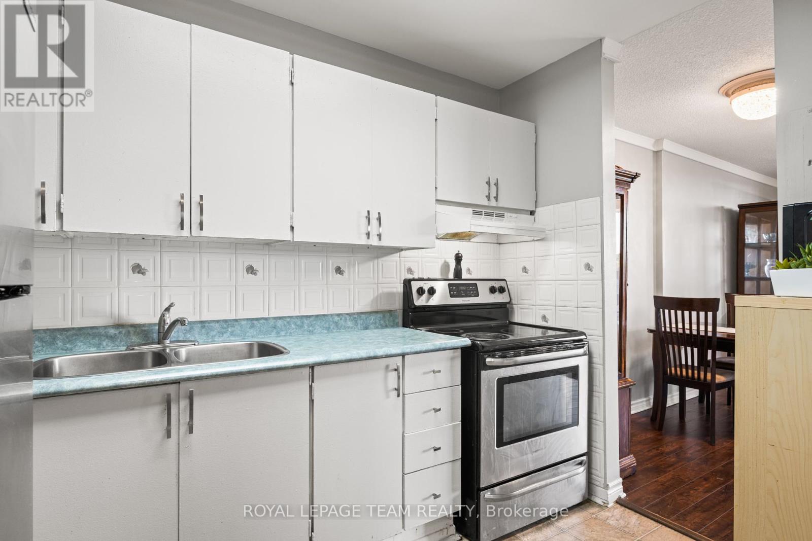 316 - 2000 Jasmine Crescent, Ottawa, Ontario  K1J 8K4 - Photo 10 - X12409214