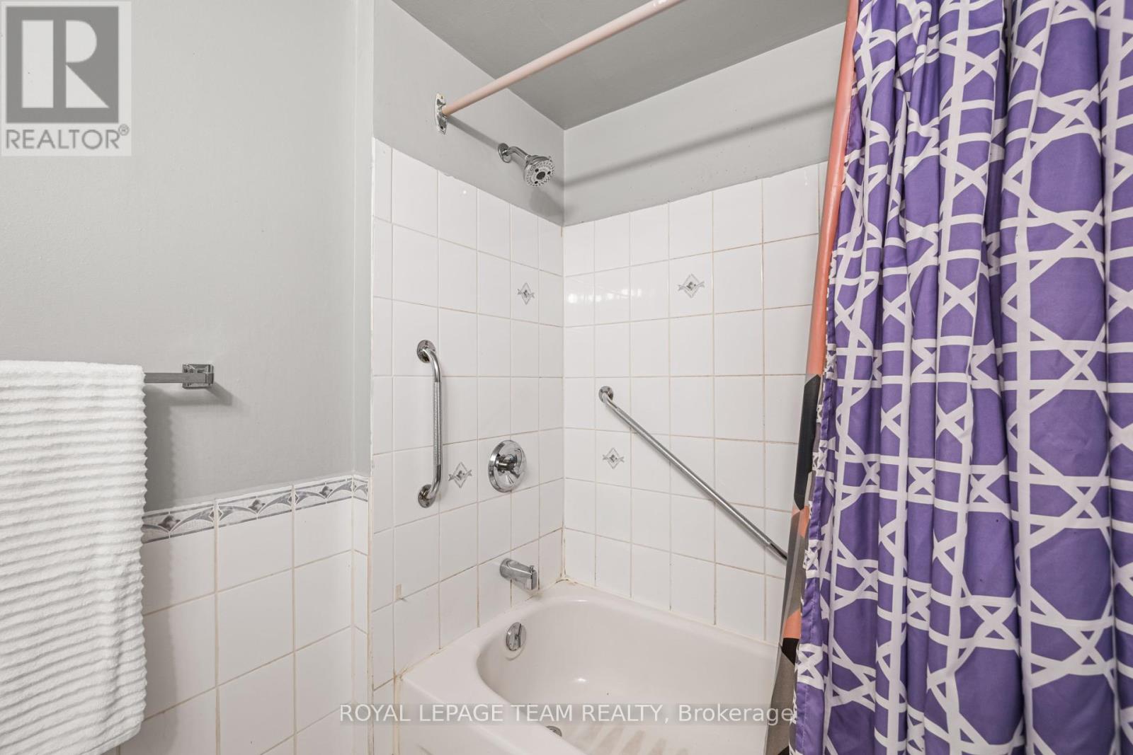 316 - 2000 Jasmine Crescent, Ottawa, Ontario  K1J 8K4 - Photo 24 - X12409214