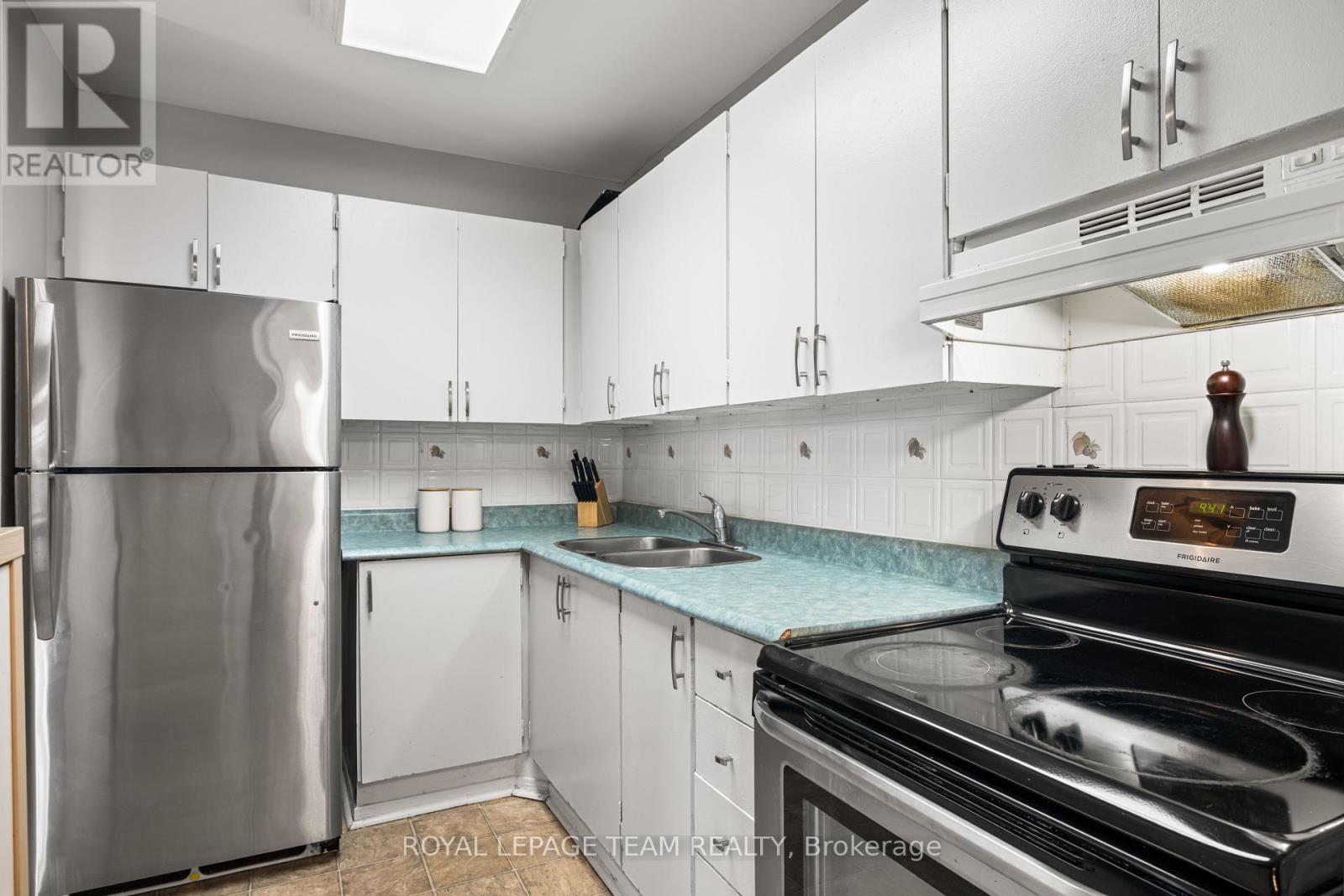 316 - 2000 Jasmine Crescent, Ottawa, Ontario  K1J 8K4 - Photo 9 - X12409214