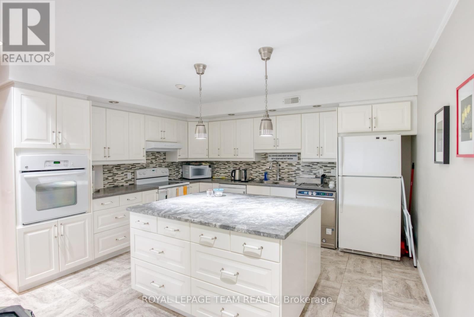 2006 - 1195 Richmond Road, Ottawa, Ontario  K2B 8E4 - Photo 10 - X12409224