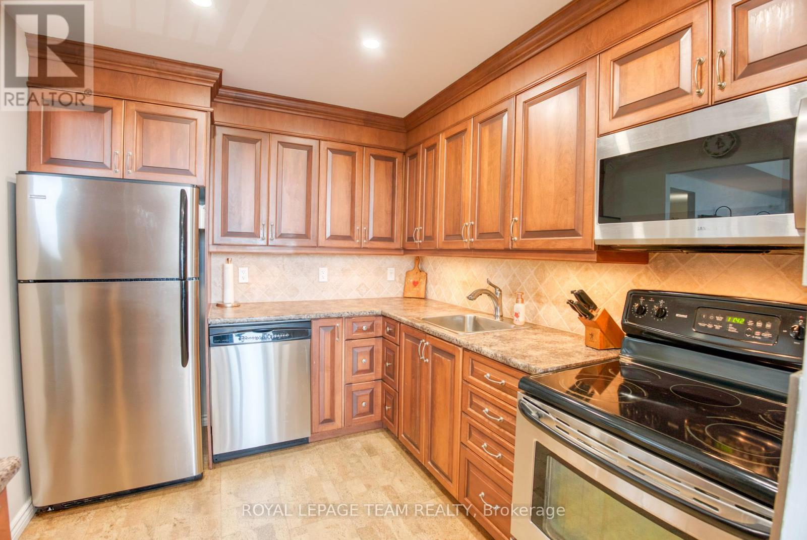 2006 - 1195 Richmond Road, Ottawa, Ontario  K2B 8E4 - Photo 19 - X12409224