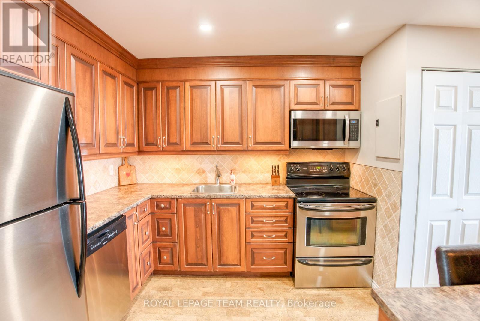 2006 - 1195 Richmond Road, Ottawa, Ontario  K2B 8E4 - Photo 21 - X12409224