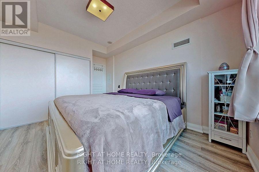 817 - 350 Red Maple Road, Richmond Hill, Ontario  L4C 0T5 - Photo 14 - N12408917