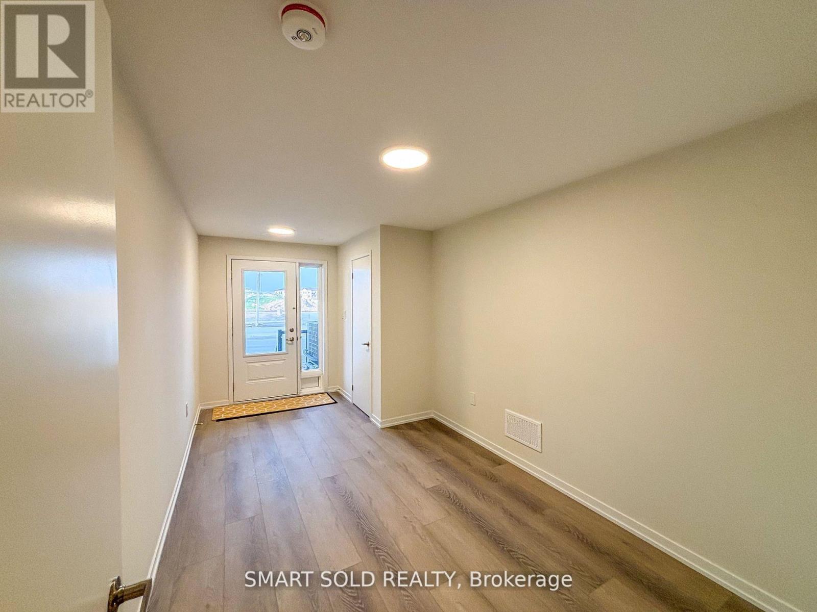8 Matawin Lane, Richmond Hill, Ontario  L4B 0H8 - Photo 6 - N12408929