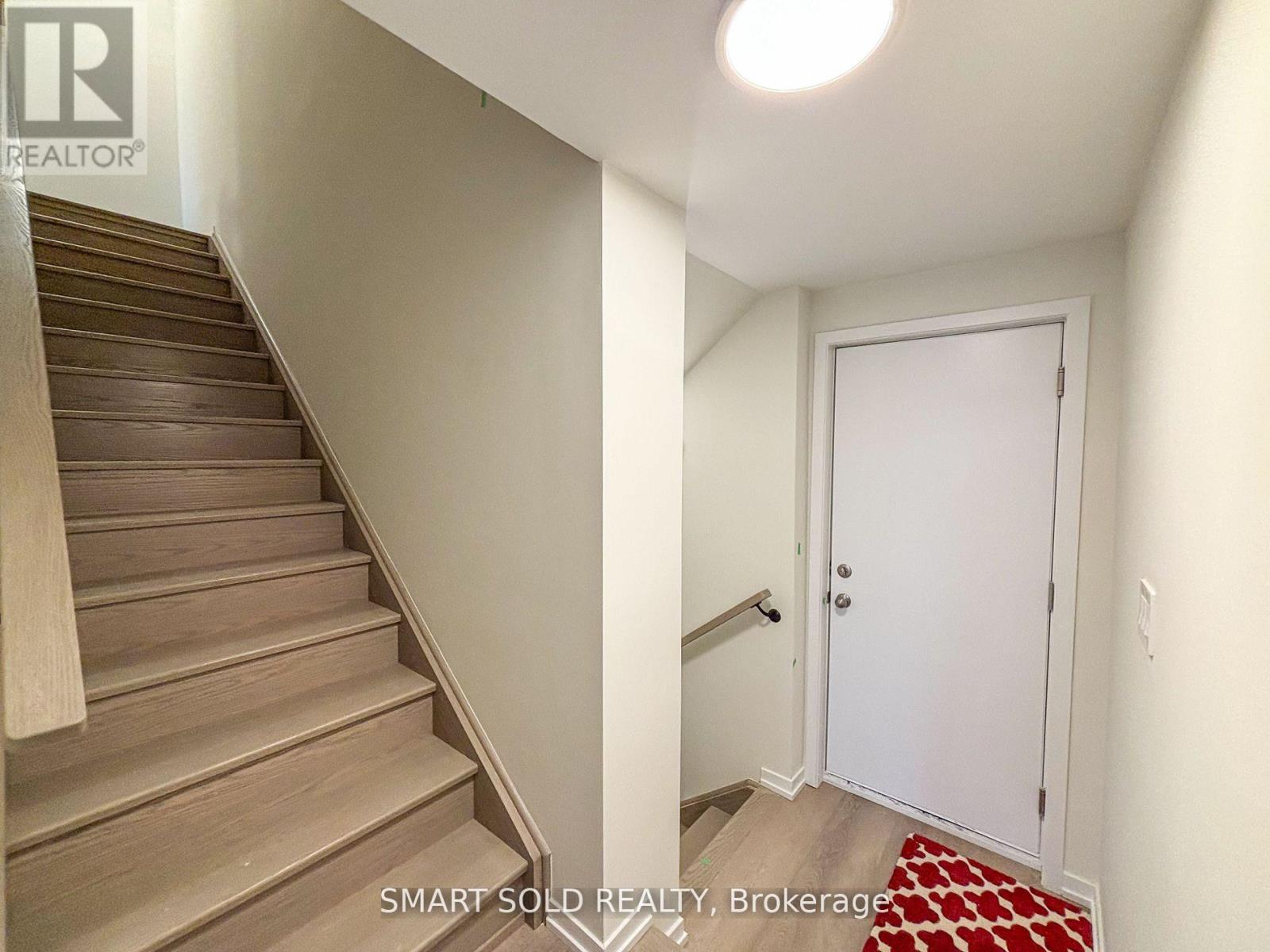 8 Matawin Lane, Richmond Hill, Ontario  L4B 0H8 - Photo 7 - N12408929