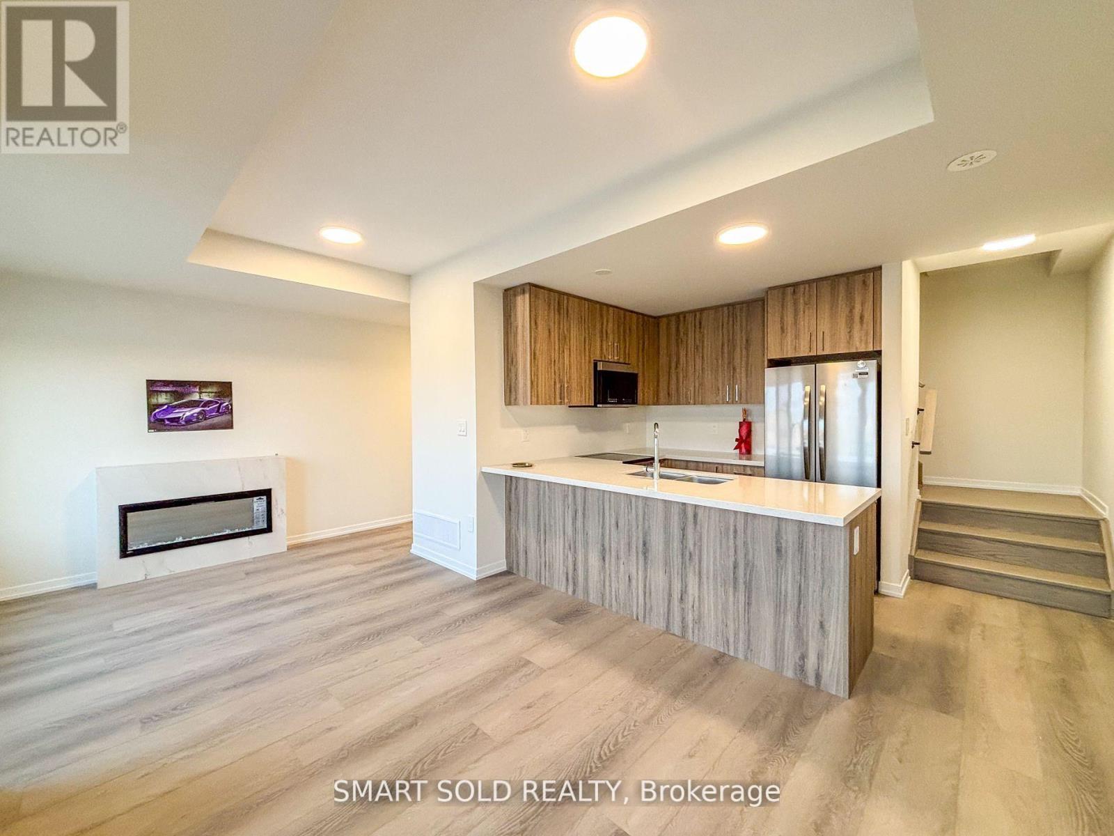 8 Matawin Lane, Richmond Hill, Ontario  L4B 0H8 - Photo 9 - N12408929