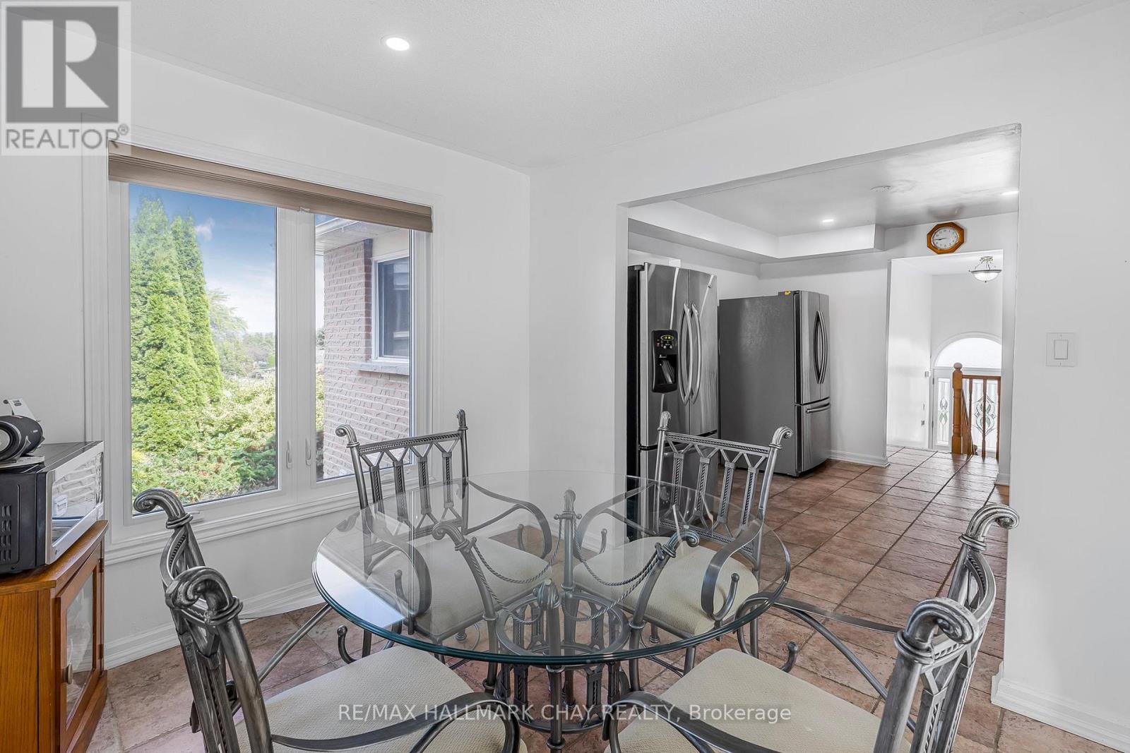 216 Colborne Street, Bradford West Gwillimbury, Ontario  L3Z 2R5 - Photo 10 - N12409003
