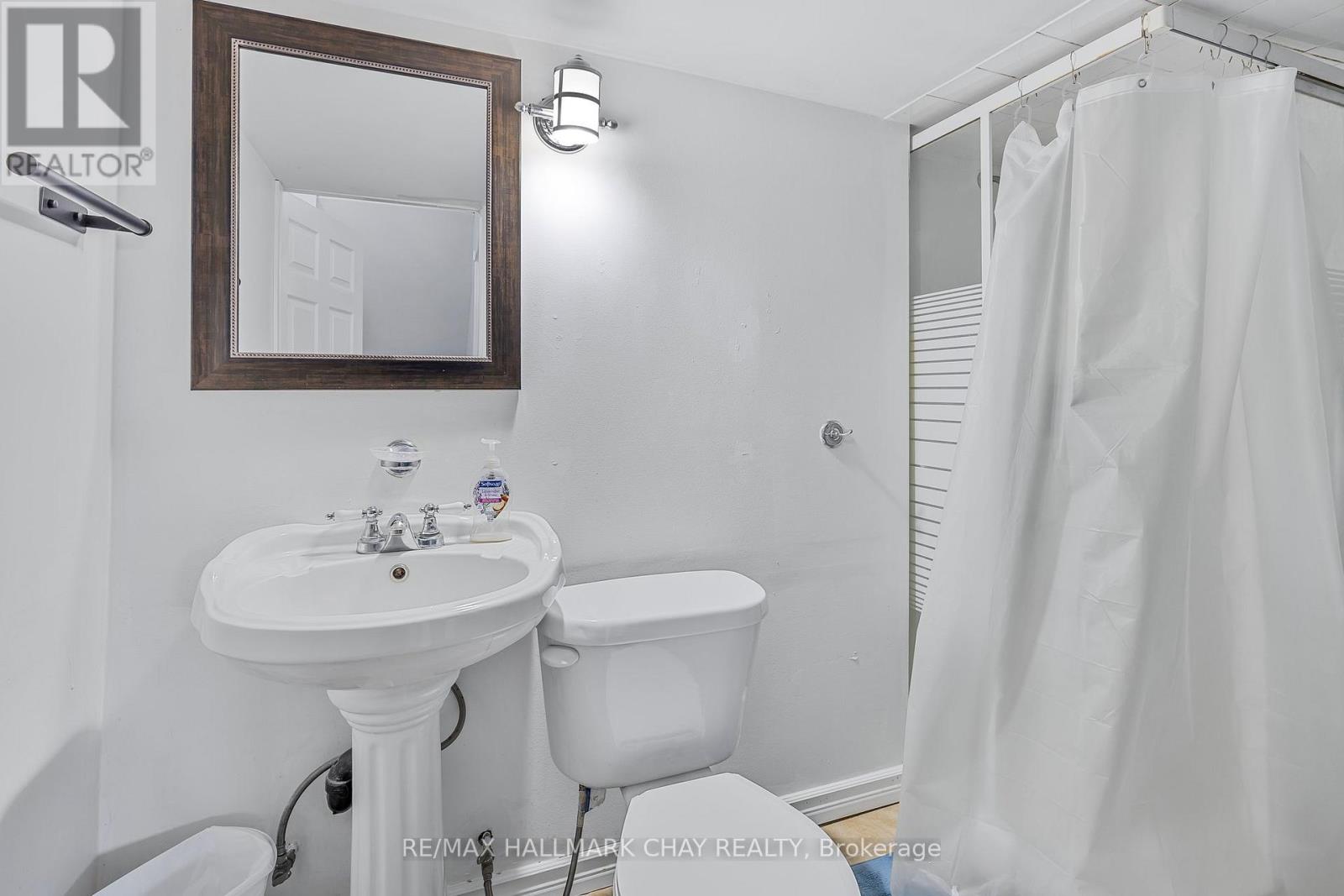 216 Colborne Street, Bradford West Gwillimbury, Ontario  L3Z 2R5 - Photo 17 - N12409003