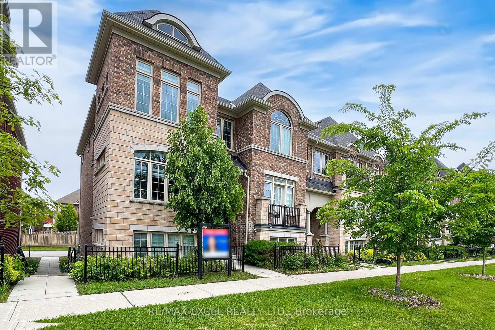 283 Dundas Way, Markham, Ontario  L6E 0S8 - Photo 2 - N12409027