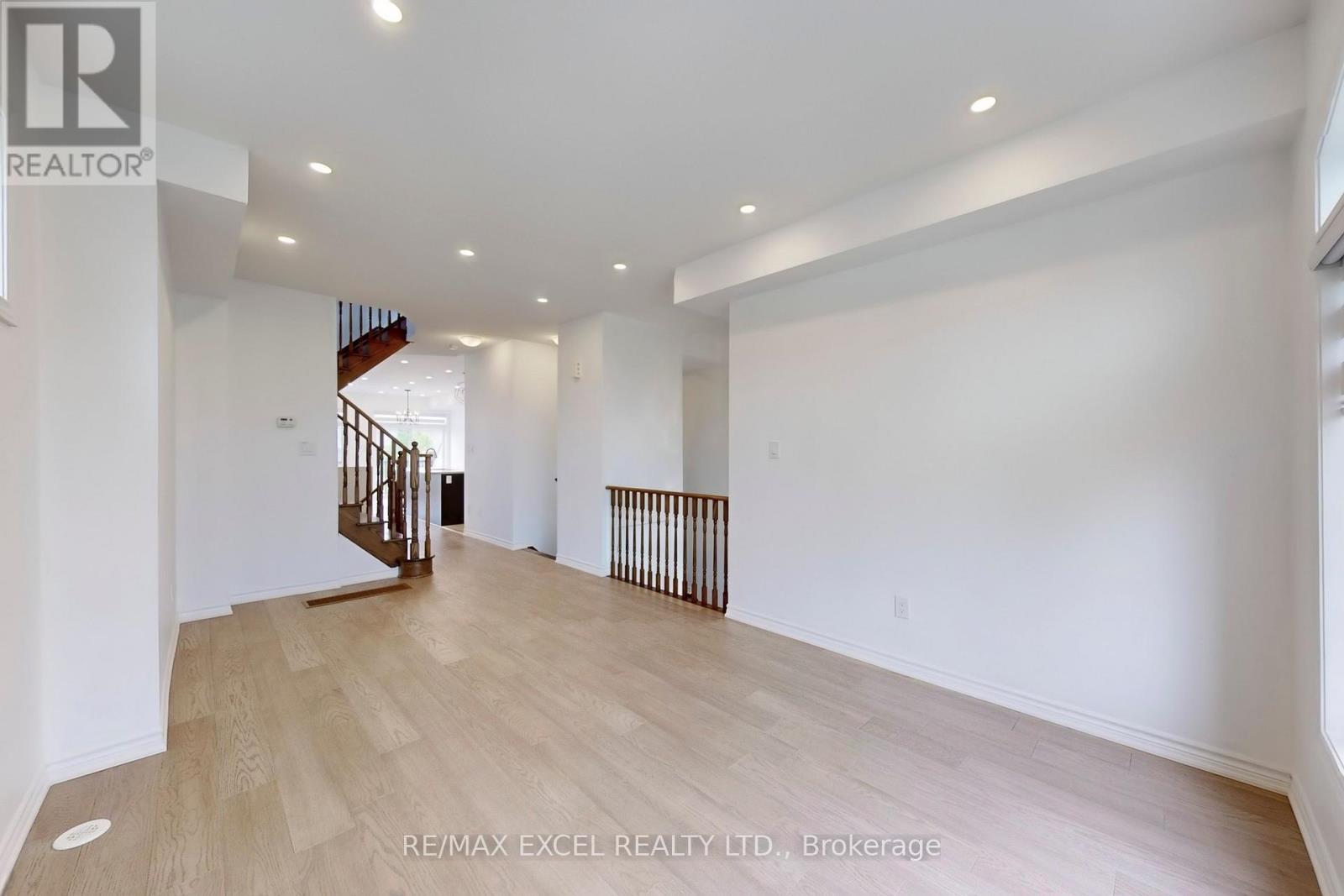 283 Dundas Way, Markham, Ontario  L6E 0S8 - Photo 6 - N12409027