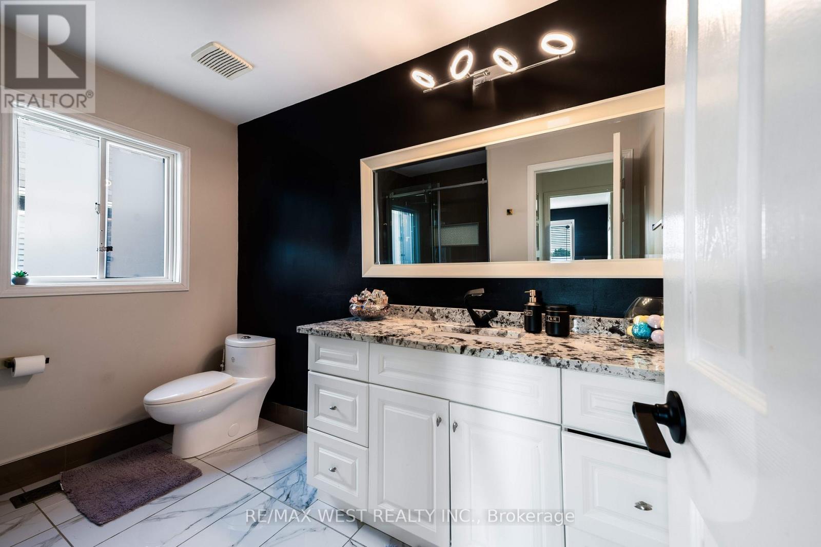 62 Briardale Place, Aurora, Ontario  L4G 6M4 - Photo 30 - N12409028