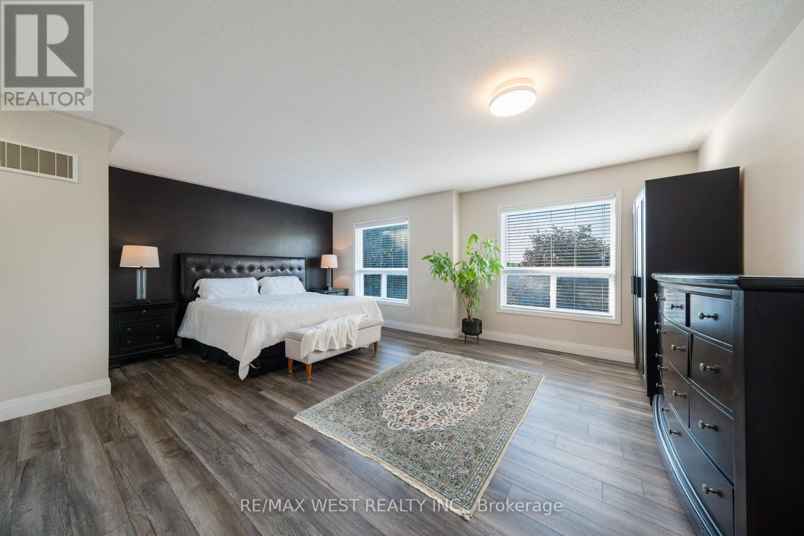 62 Briardale Place, Aurora, Ontario  L4G 6M4 - Photo 32 - N12409028