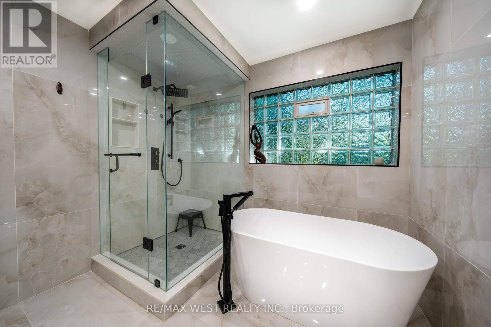 62 Briardale Place, Aurora, Ontario  L4G 6M4 - Photo 35 - N12409028