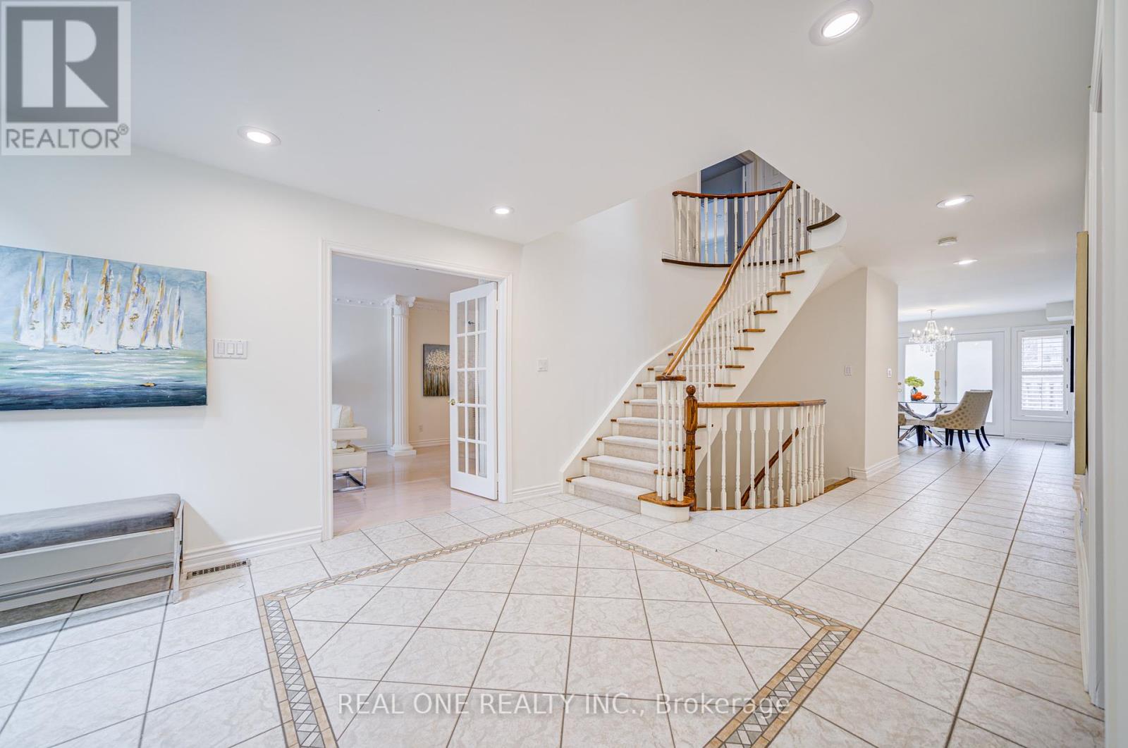 27 Binscarth Crescent, Vaughan, Ontario  L4J 4S4 - Photo 3 - N12409040