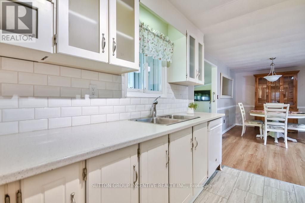 118 Linden Lane, Innisfil, Ontario  L9S 1N3 - Photo 18 - N12409042