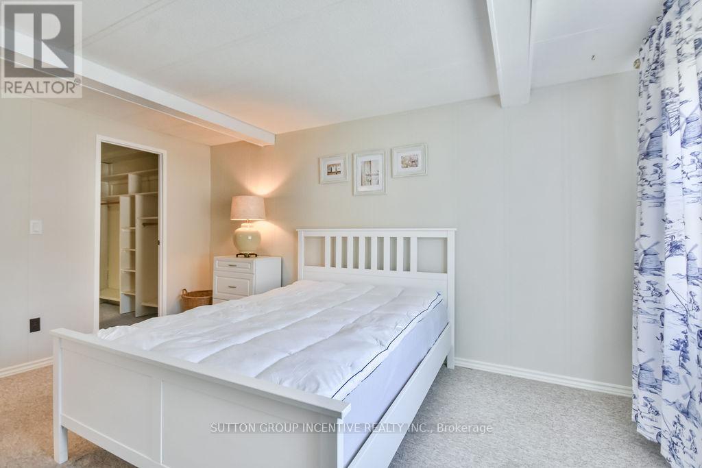 118 Linden Lane, Innisfil, Ontario  L9S 1N3 - Photo 21 - N12409042