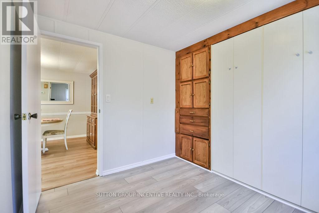 118 Linden Lane, Innisfil, Ontario  L9S 1N3 - Photo 26 - N12409042