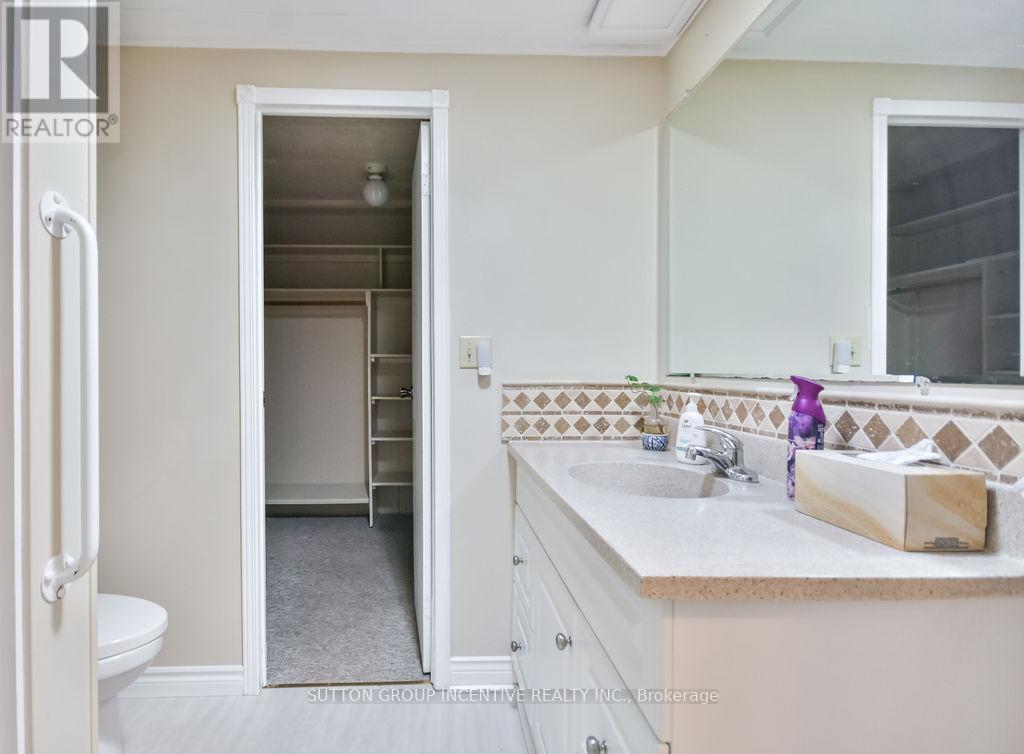 118 Linden Lane, Innisfil, Ontario  L9S 1N3 - Photo 28 - N12409042