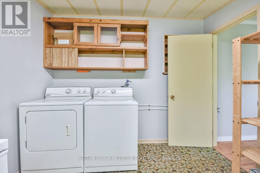 118 Linden Lane, Innisfil, Ontario  L9S 1N3 - Photo 33 - N12409042