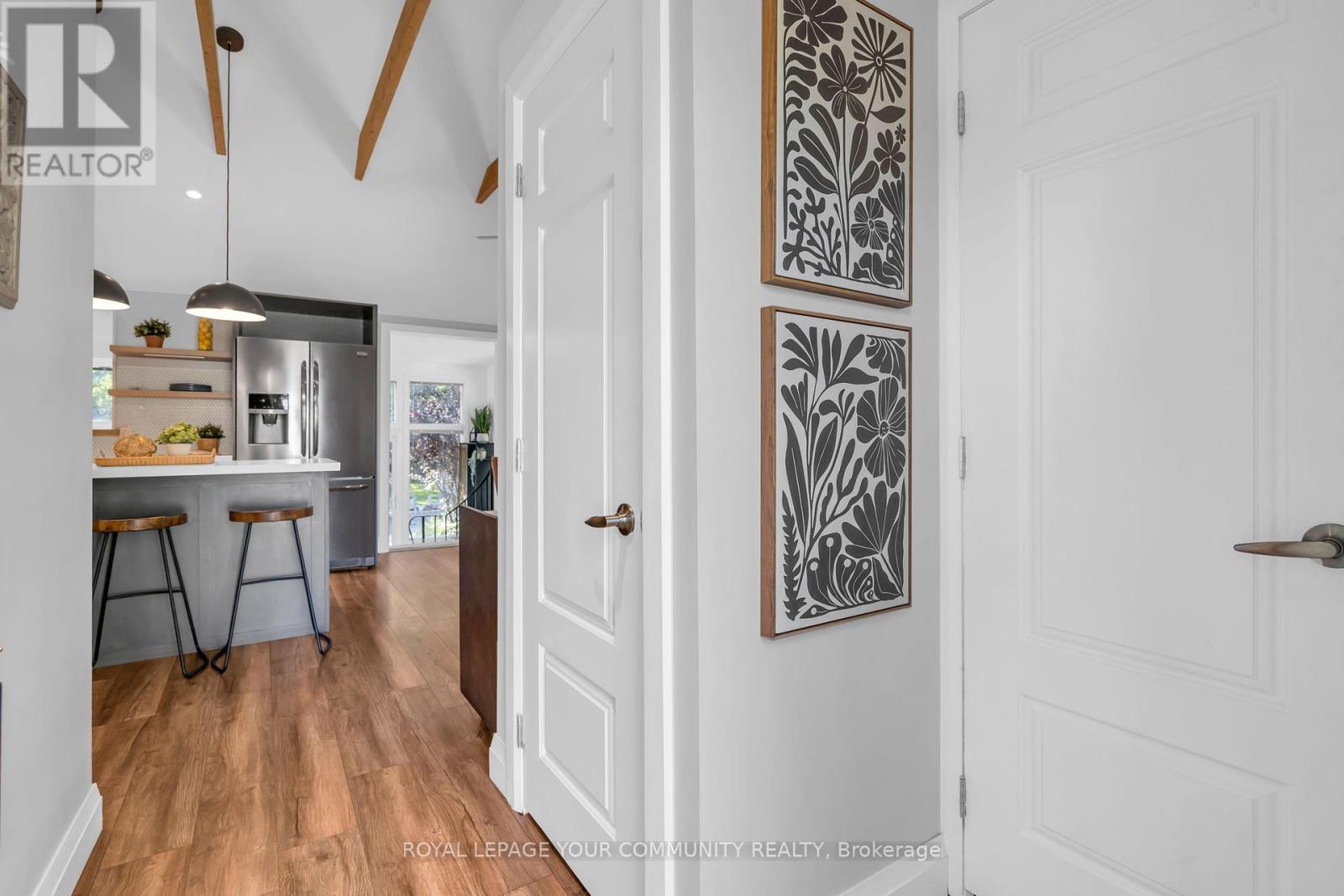 130 Woodfield Drive, Georgina (Pefferlaw), Ontario  L0E 1N0 - Photo 5 - N12409046