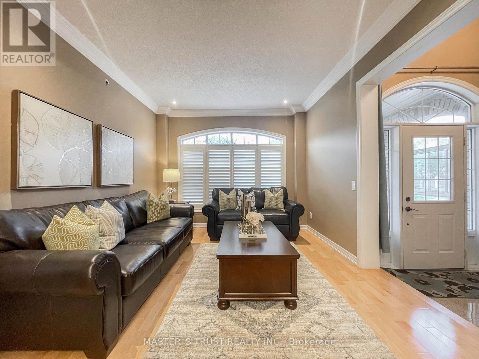 70 Brass Drive, Richmond Hill, Ontario  L4E 4T5 - Photo 9 - N12409093