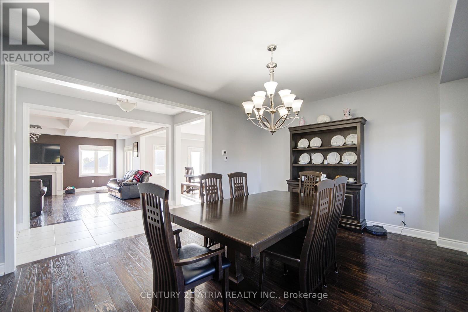 10 Gladys Rolling Avenue, East Gwillimbury, Ontario  L0G 1M0 - Photo 10 - N12409127
