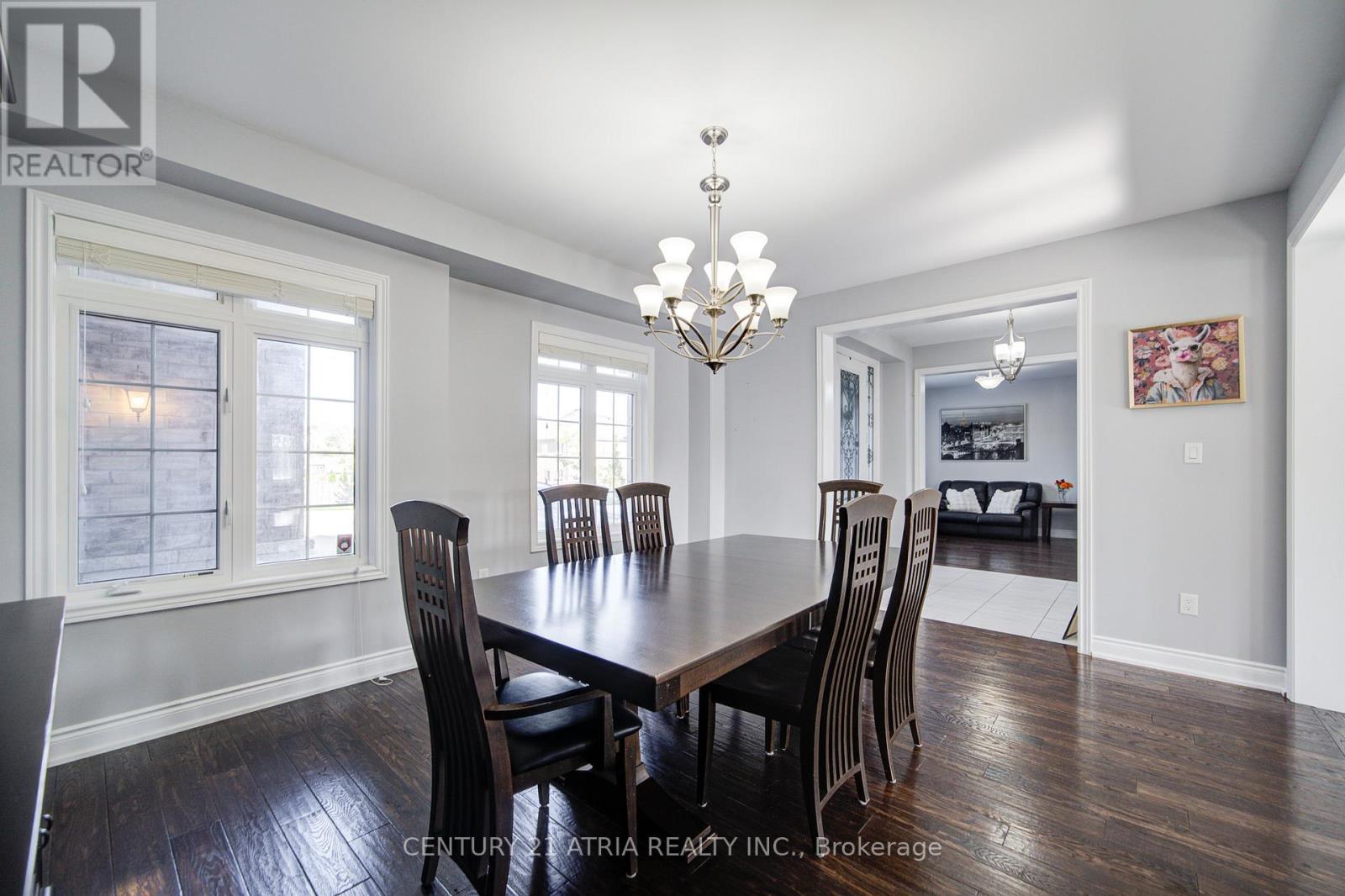10 Gladys Rolling Avenue, East Gwillimbury, Ontario  L0G 1M0 - Photo 11 - N12409127
