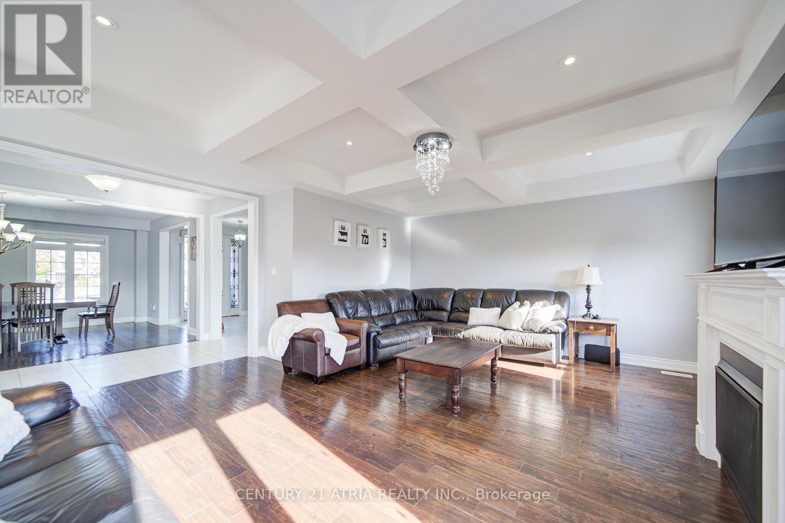 10 Gladys Rolling Avenue, East Gwillimbury, Ontario  L0G 1M0 - Photo 13 - N12409127