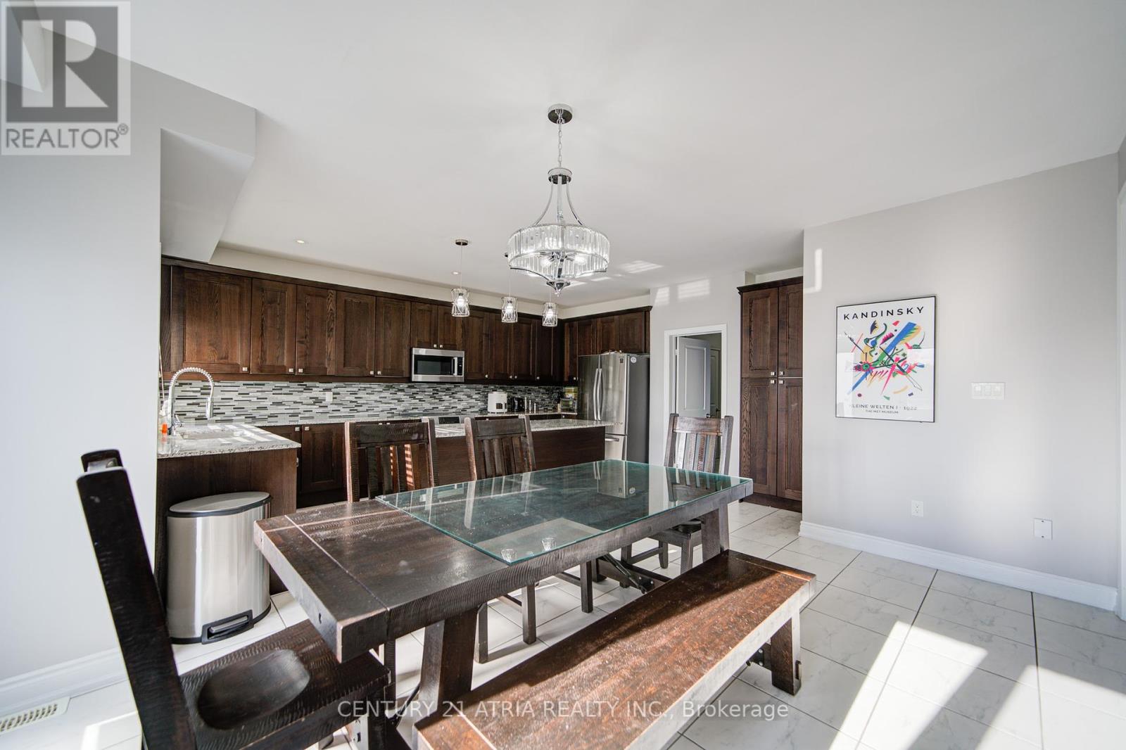 10 Gladys Rolling Avenue, East Gwillimbury, Ontario  L0G 1M0 - Photo 16 - N12409127