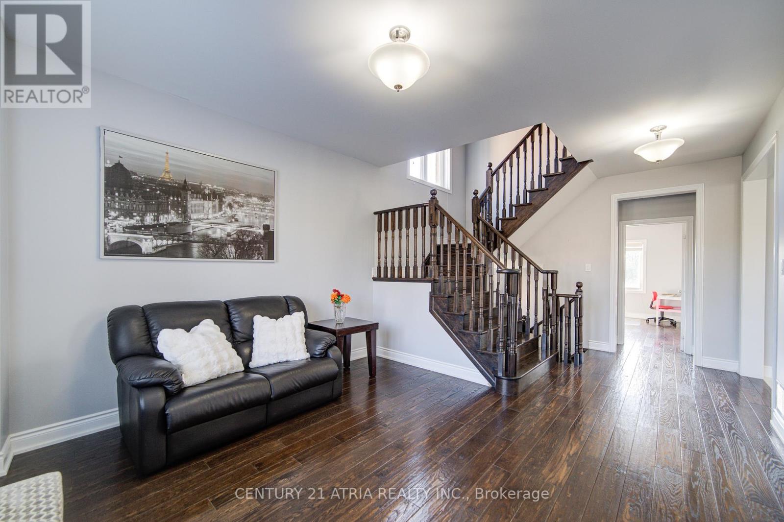 10 Gladys Rolling Avenue, East Gwillimbury, Ontario  L0G 1M0 - Photo 6 - N12409127