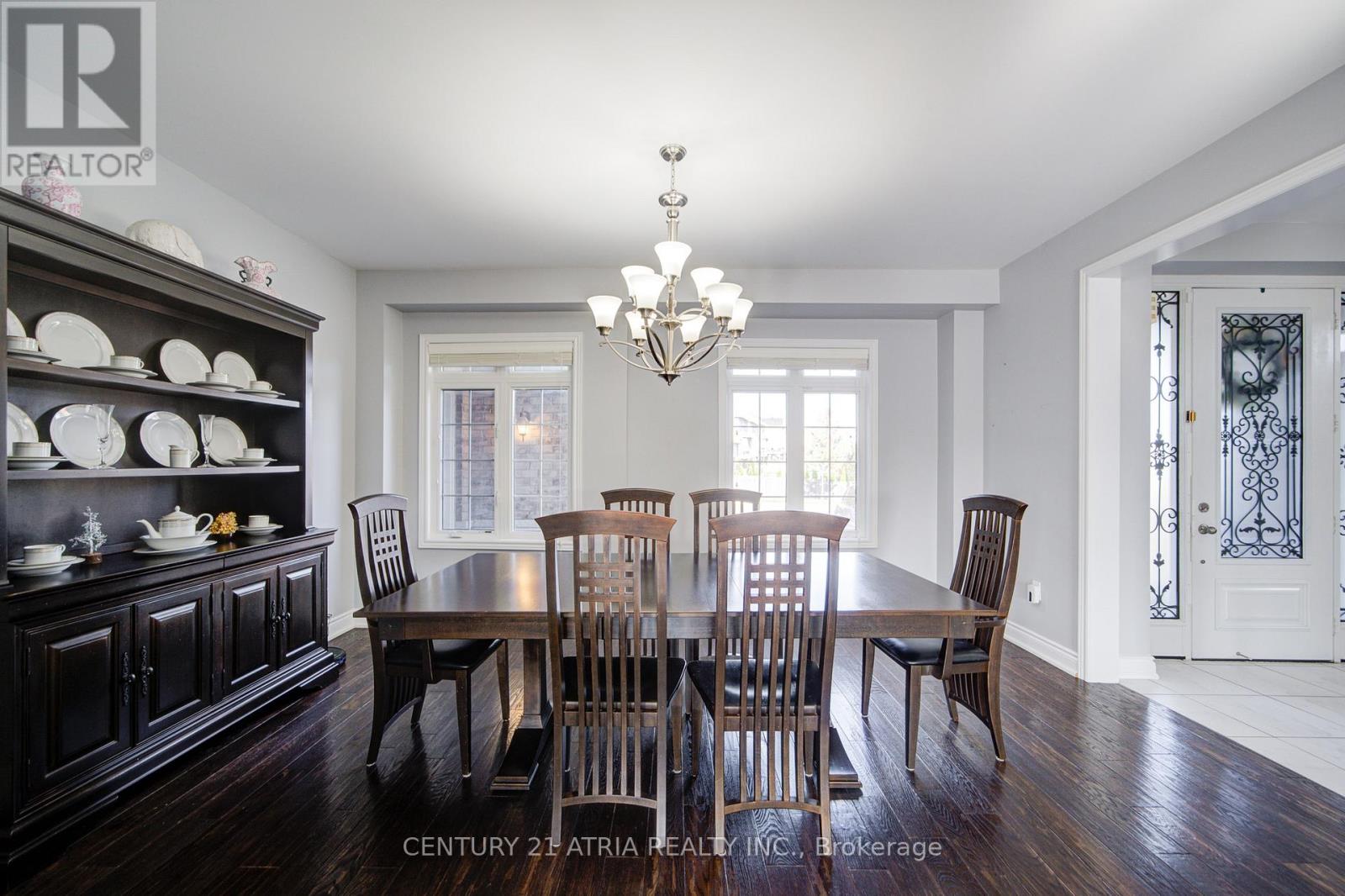 10 Gladys Rolling Avenue, East Gwillimbury, Ontario  L0G 1M0 - Photo 9 - N12409127