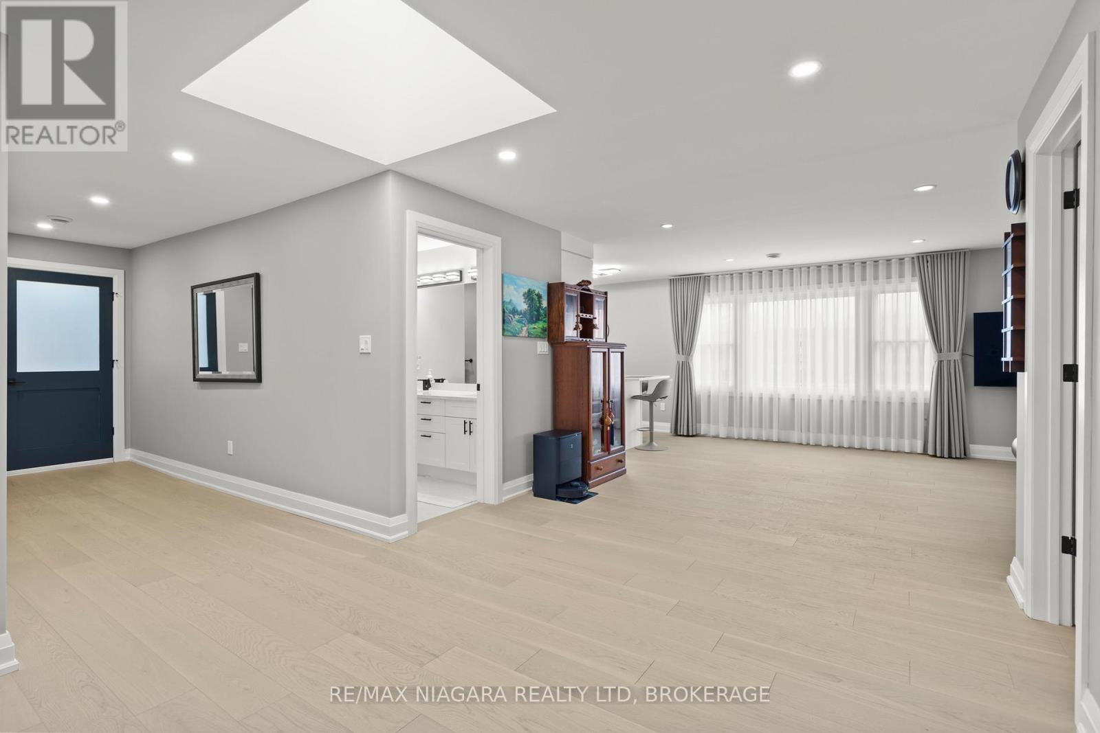 1530 Niagara Stone Road, Niagara-On-The-Lake, Ontario  L0S 1J0 - Photo 10 - X12394556