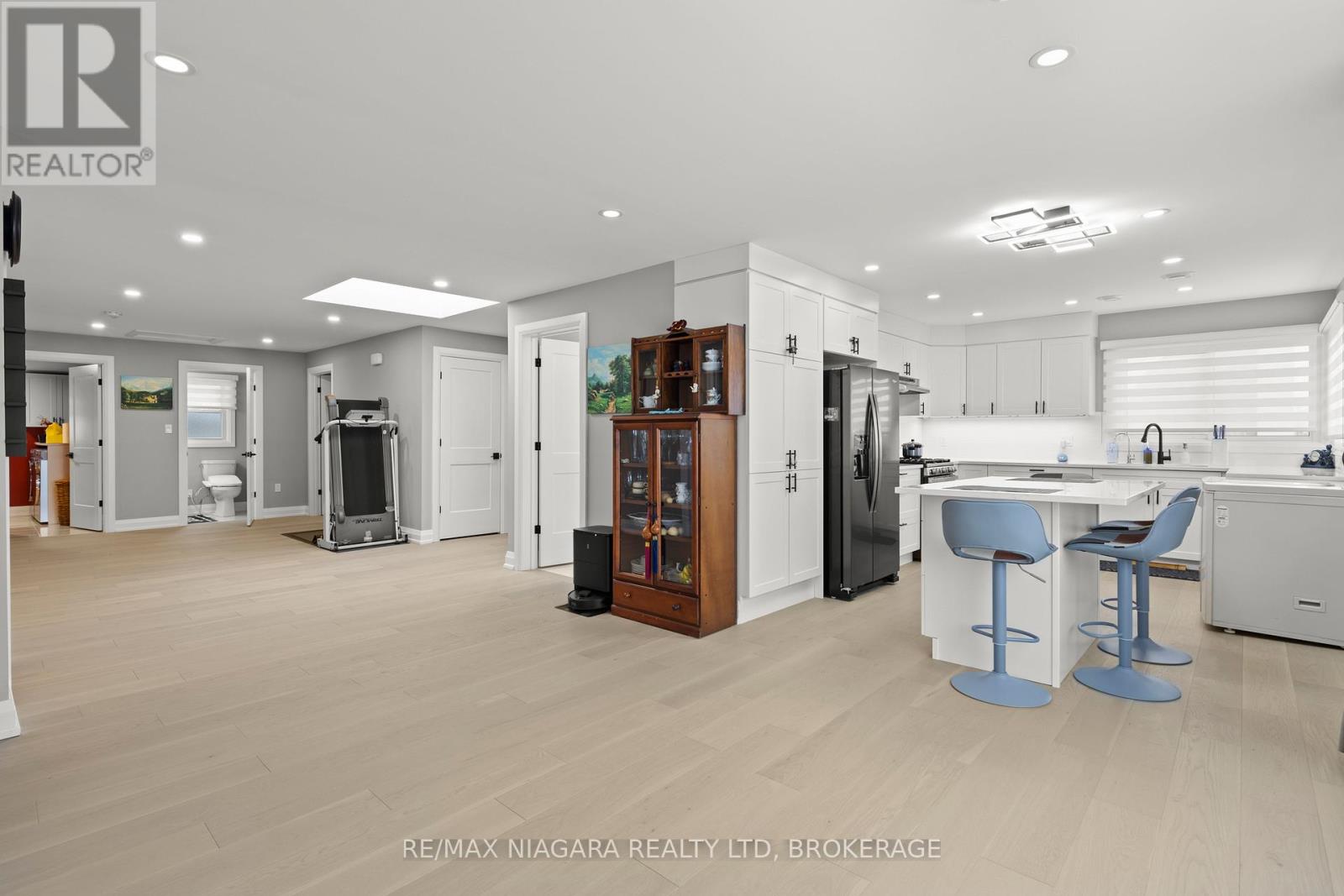 1530 Niagara Stone Road, Niagara-On-The-Lake, Ontario  L0S 1J0 - Photo 11 - X12394556