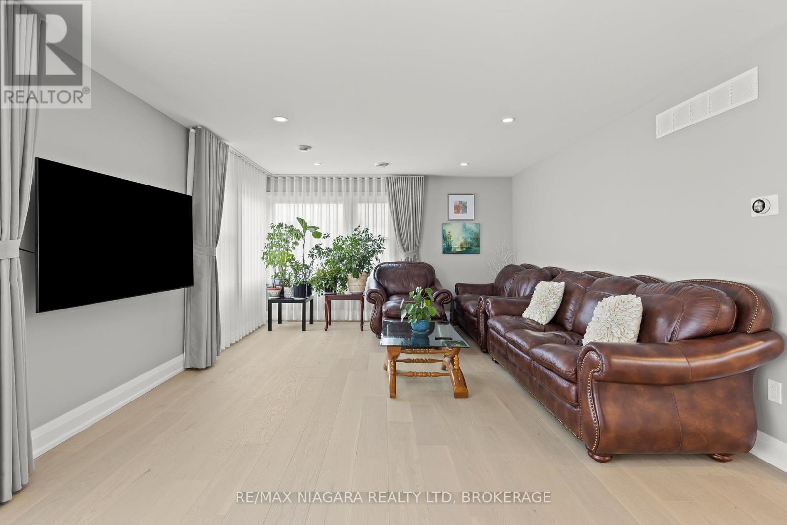 1530 Niagara Stone Road, Niagara-On-The-Lake, Ontario  L0S 1J0 - Photo 12 - X12394556