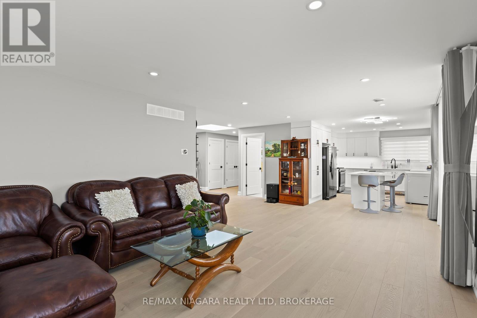 1530 Niagara Stone Road, Niagara-On-The-Lake, Ontario  L0S 1J0 - Photo 13 - X12394556