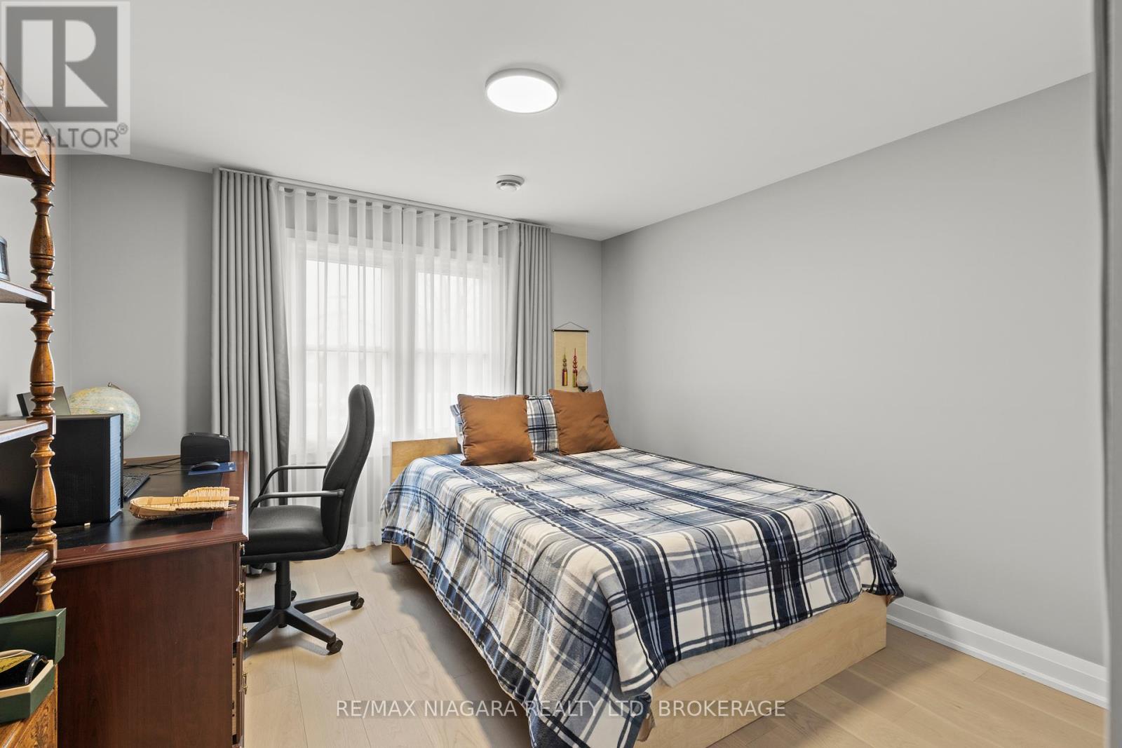1530 Niagara Stone Road, Niagara-On-The-Lake, Ontario  L0S 1J0 - Photo 17 - X12394556