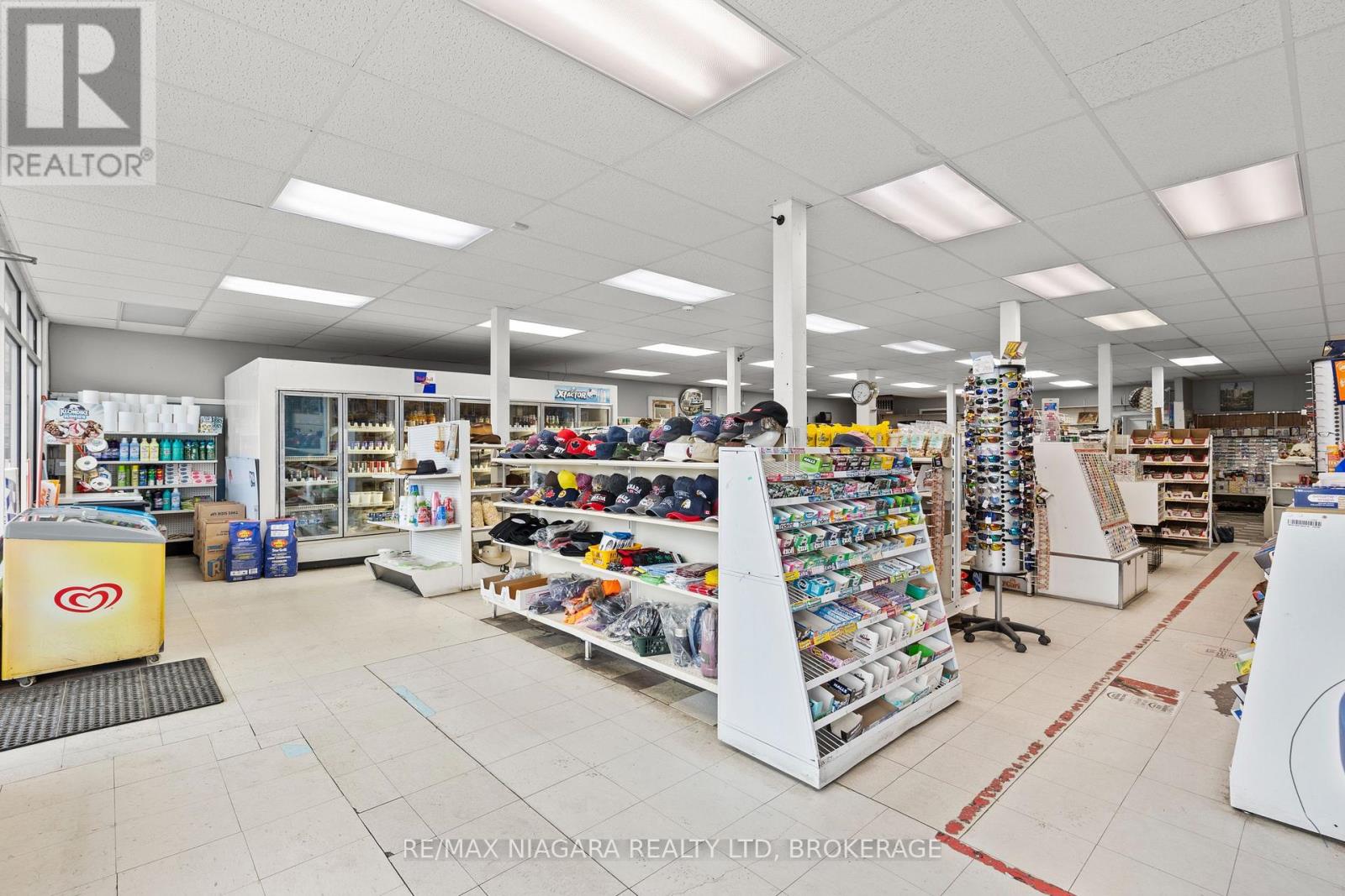 1530 Niagara Stone Road, Niagara-On-The-Lake, Ontario  L0S 1J0 - Photo 24 - X12394556